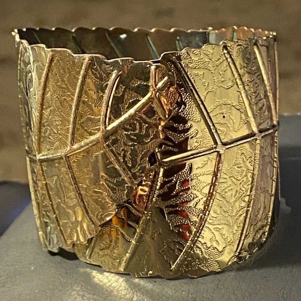 Gold Tone Textured Wide Leaf Design Hinge Overlapping Cuff Bracelet Bohemian